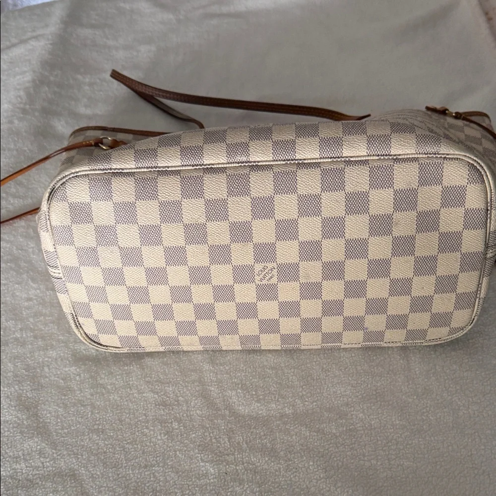 Louis Vuitton Neverfull Cream and Brown Checkered Tote ** Reasonable offers ** - Picture 4 of 8